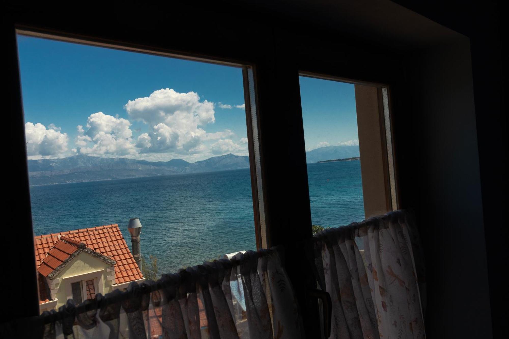 Taverna & Rooms Sutivan Buitenkant foto